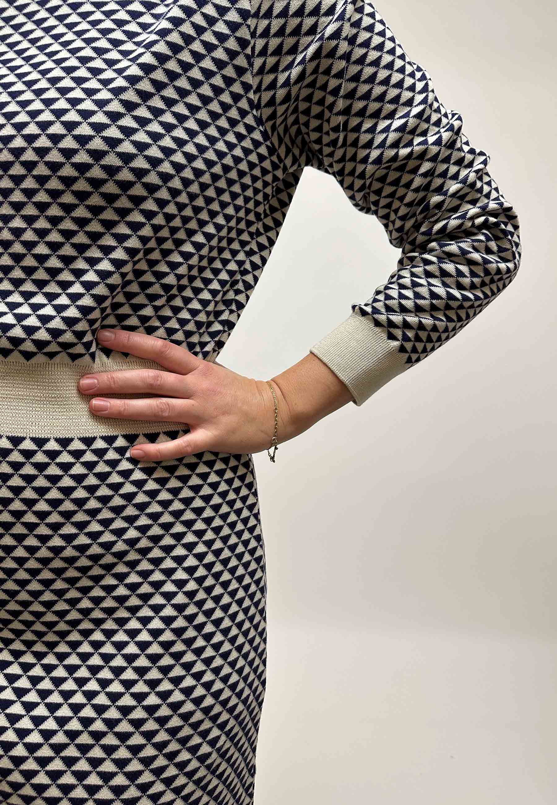GROBUND Agnes Kleid - das mit Dreiecken in Blau