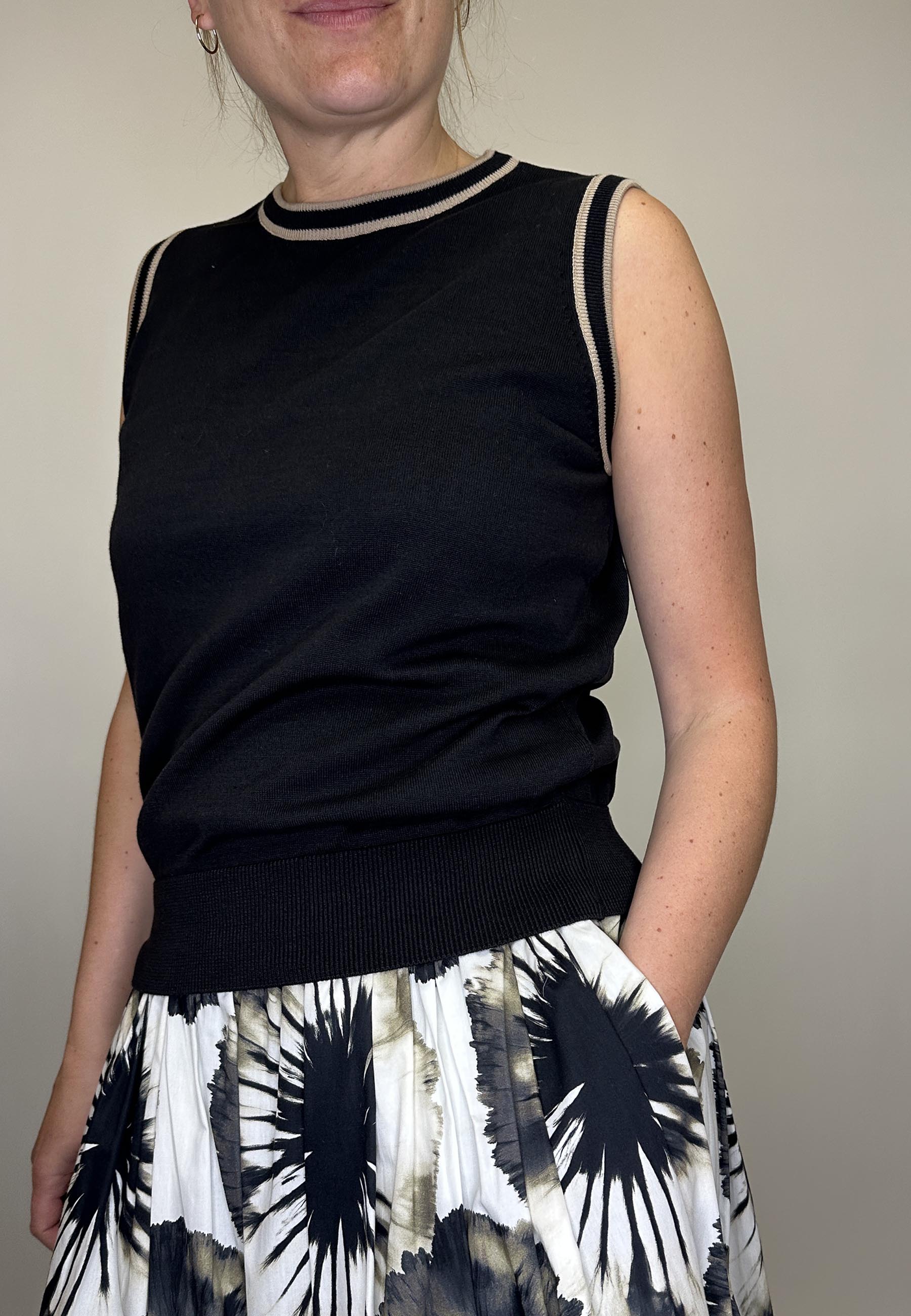 GROBUND Victoria Top – das schwarze