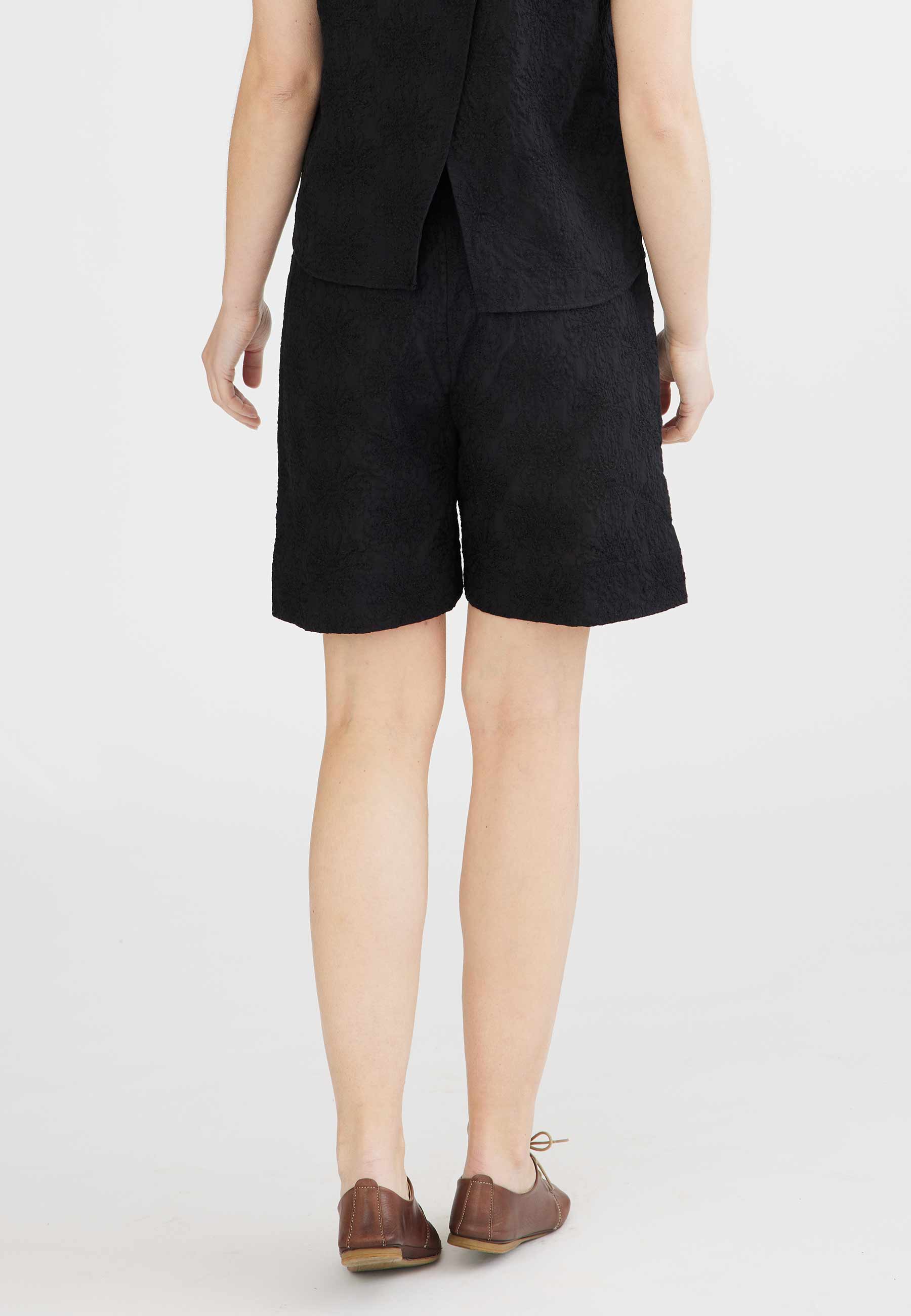 GROBUND Naomi Shorts – in Schwarz mit Blumenstickerei