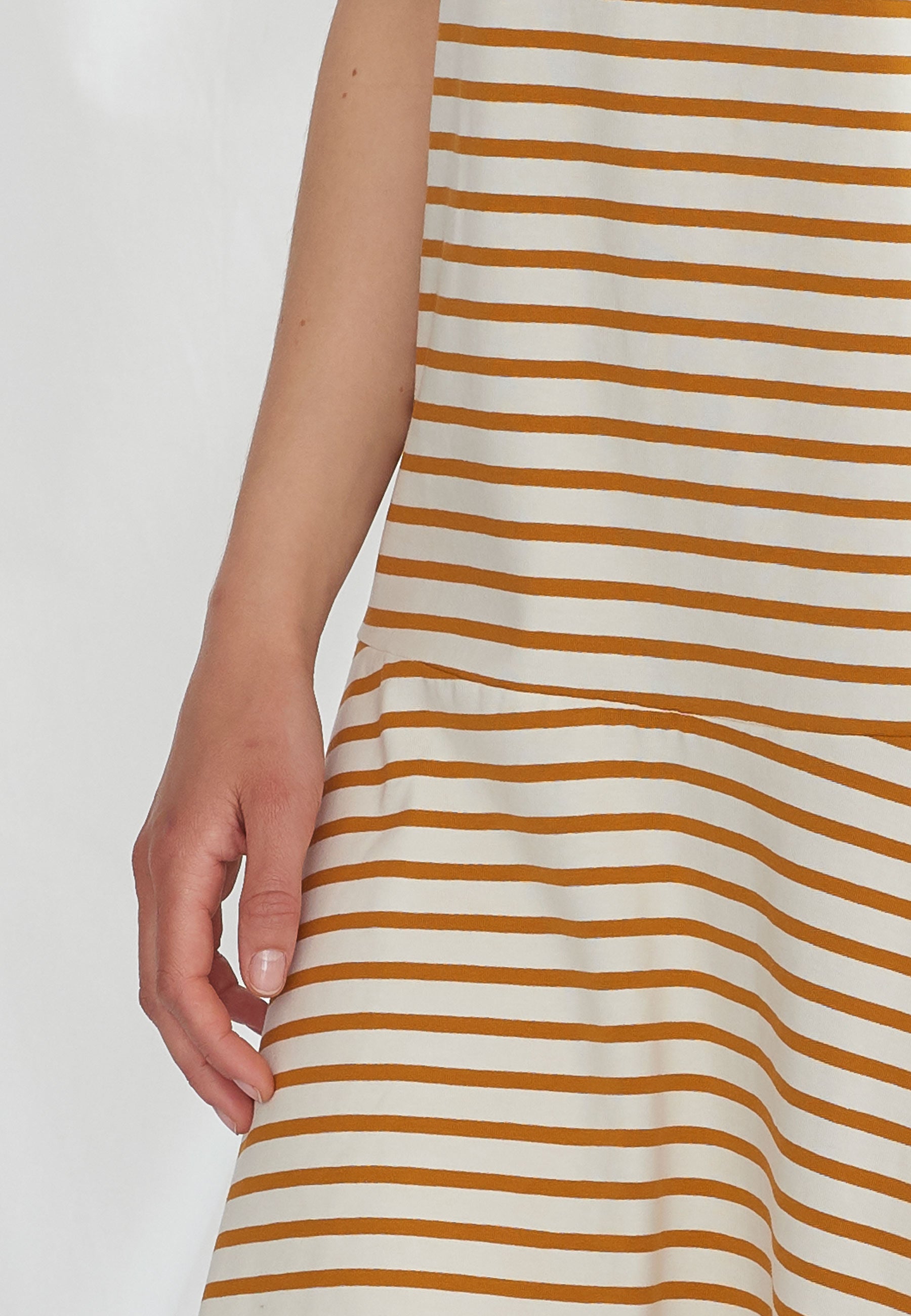 GROBUND Marianne Kleid – das mit den goldenen Streifen