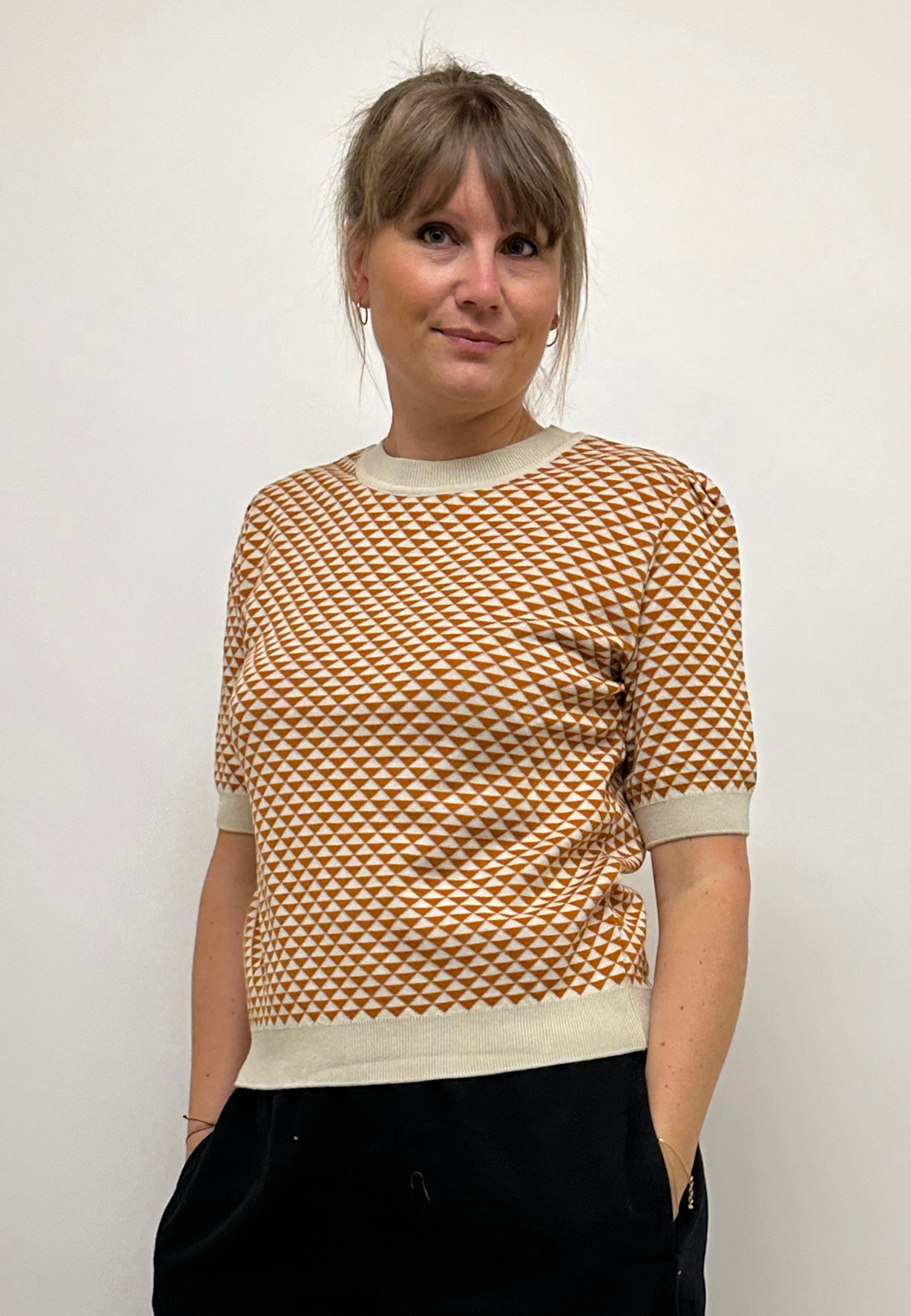 GROBUND Alva T-Shirt – mit Karamell-Dreiecken