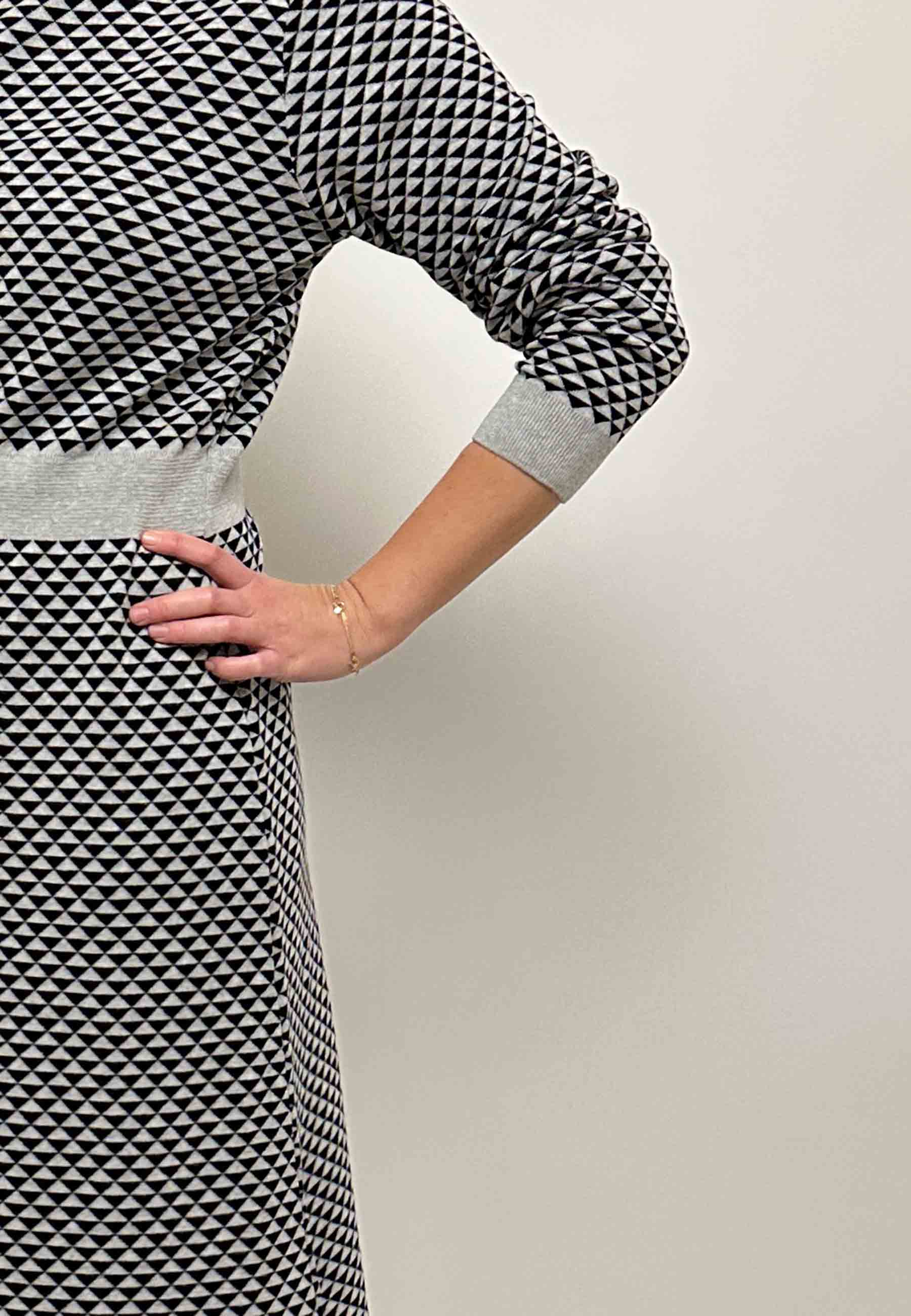 GROBUND Agnes Kleid – das mit den schwarzen Dreiecken