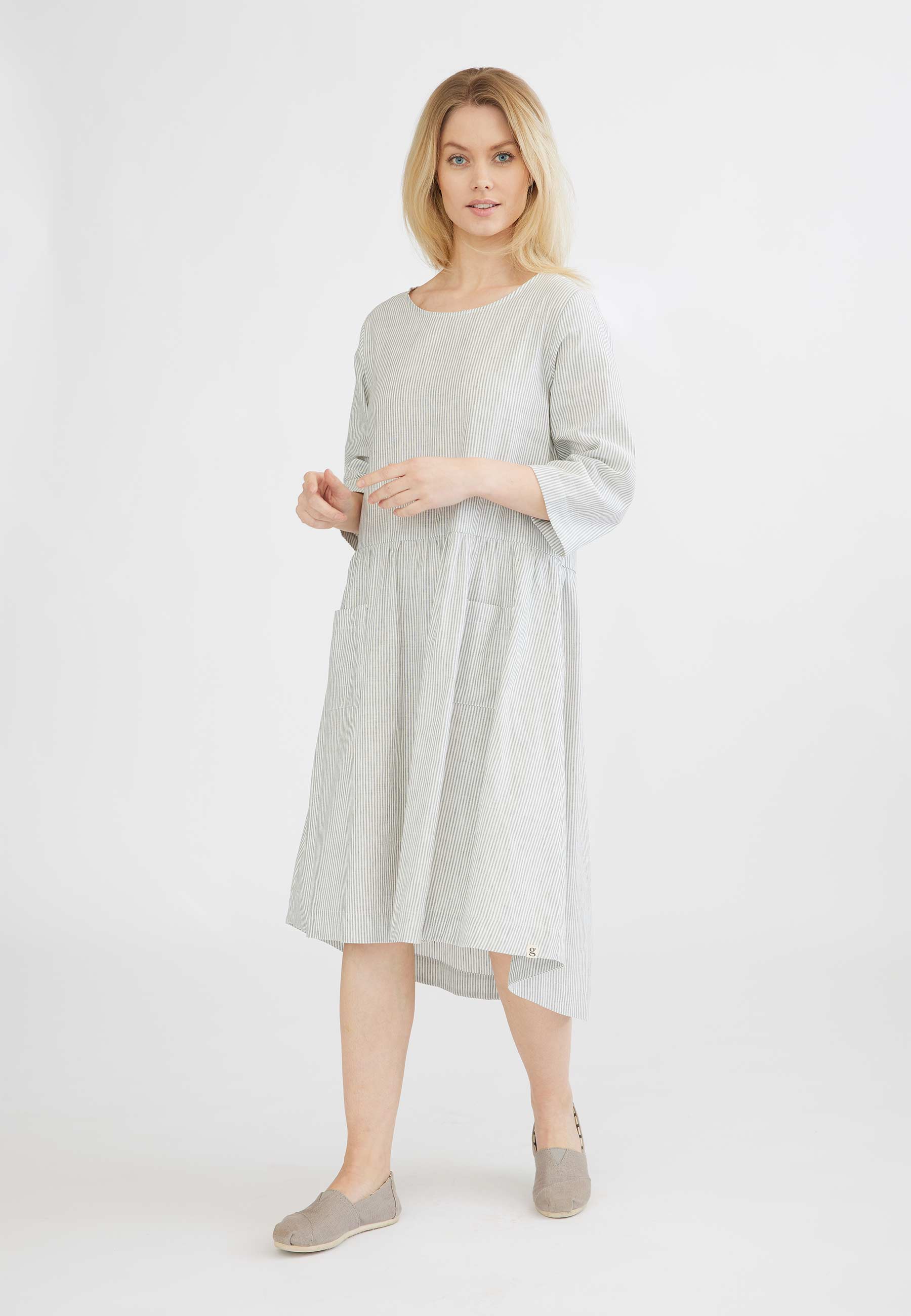 GROBUND Nuka Kleid – das mit Streifen aus Leinen und Baumwolle