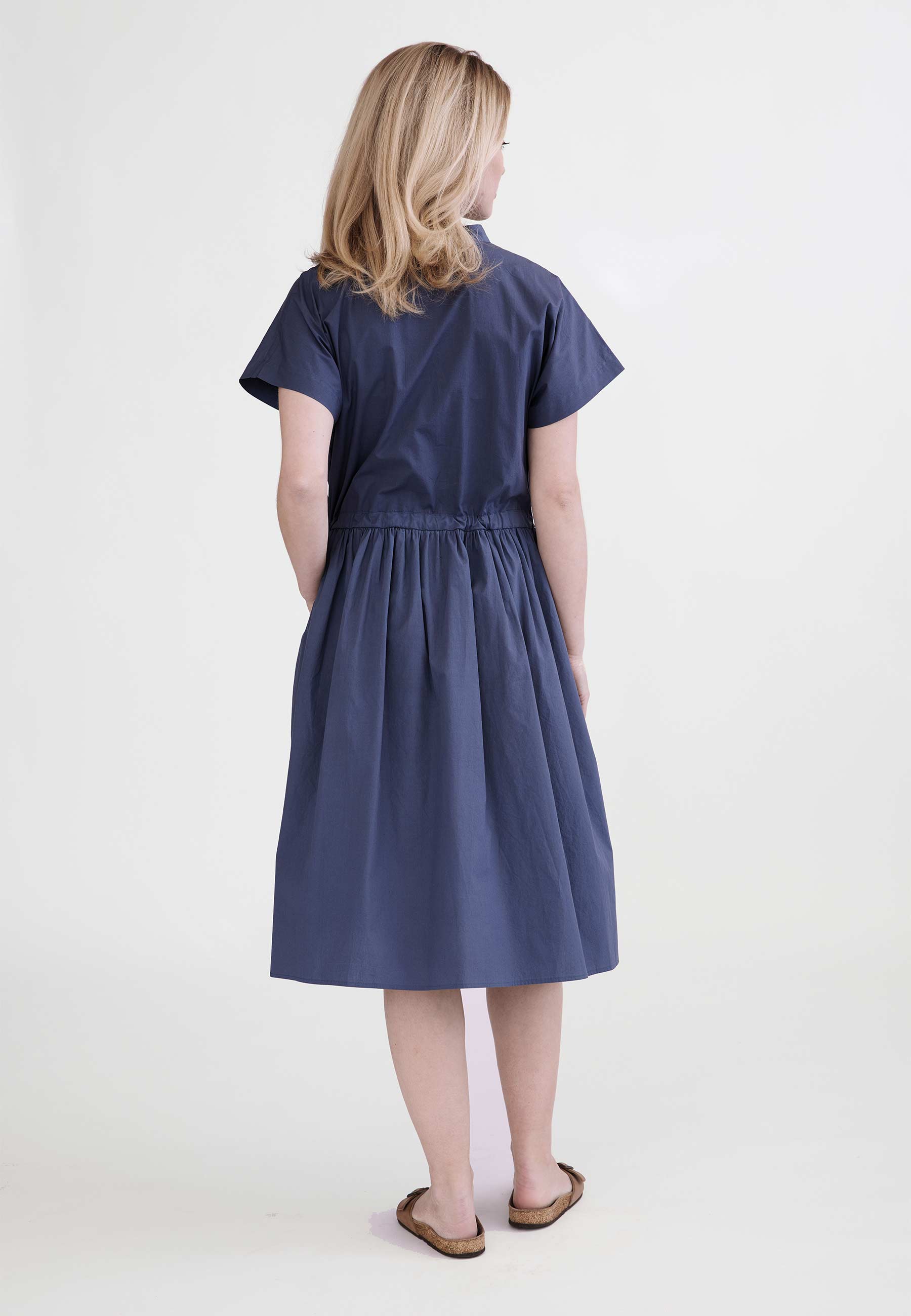 GROBUND Vigga Kleid - das mit Knöpfen in Vintage-Blau